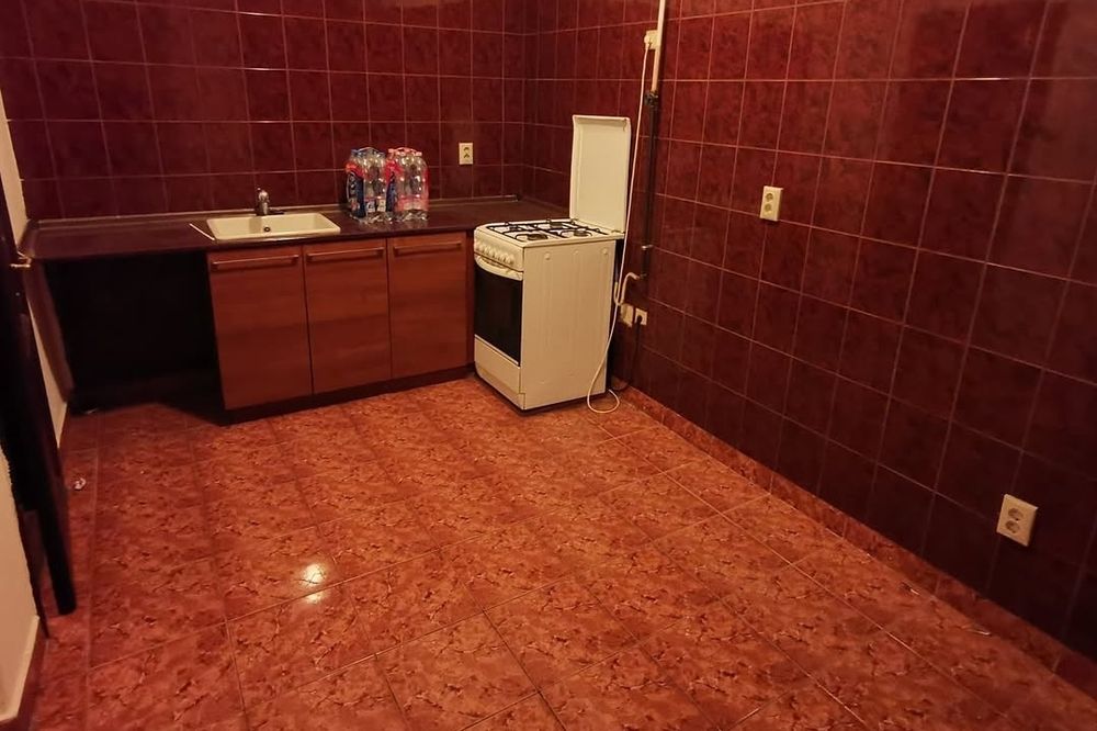Cuisine d'un appartement de trois pièces avant rénovation, Budapest