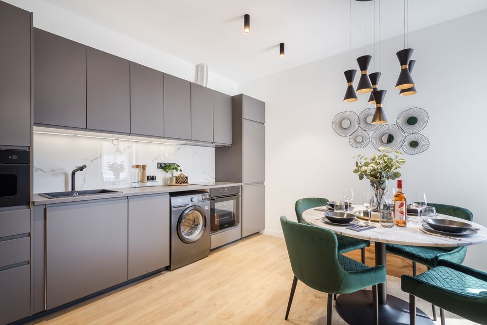 Le même appartement livré et meublé, prêt pour la mise en location